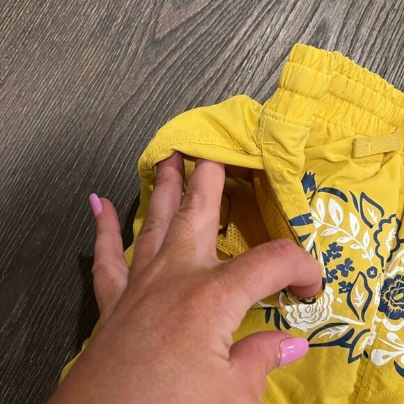Free Assembly Yellow Tropical Floral Board Shorts Size 14/16 XL - Picture 3 of 6